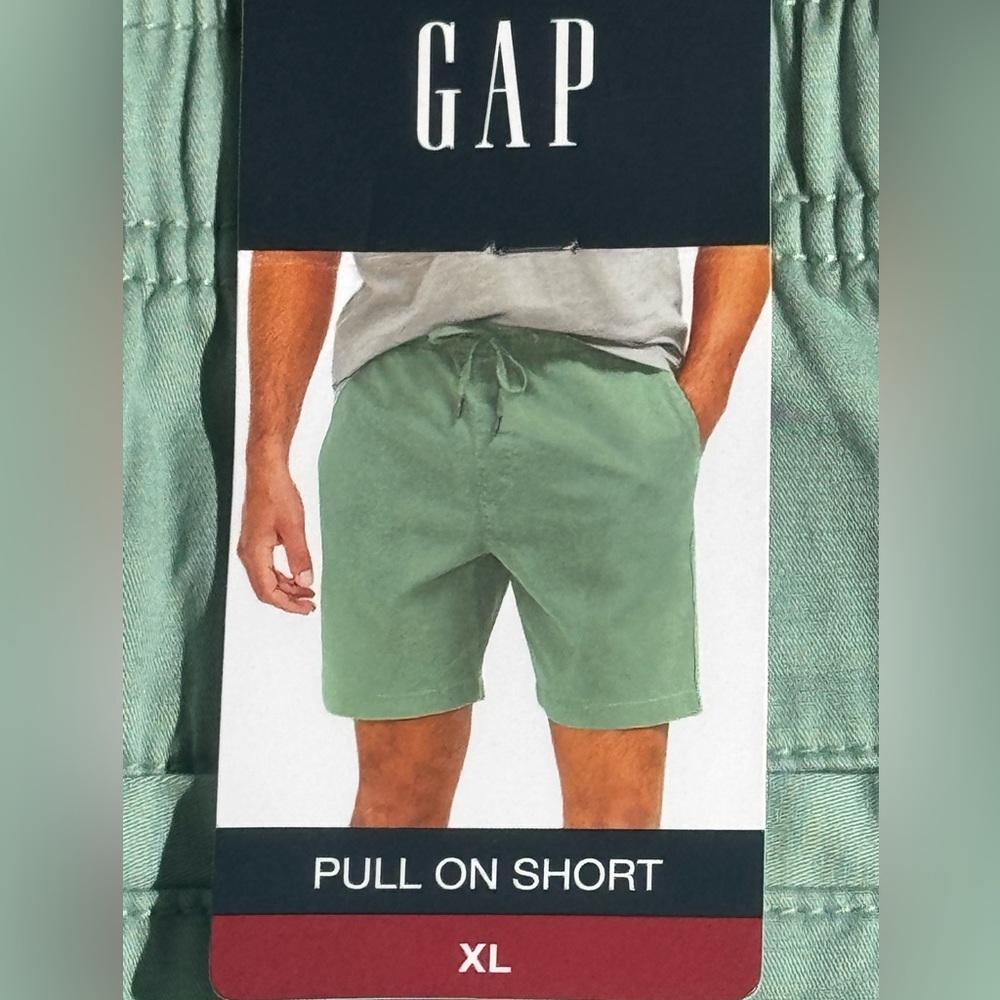 GAP men’s pull on shorts